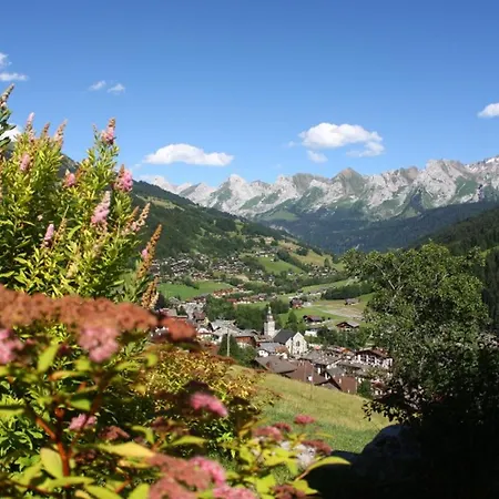 Studio Montagnard Avec Balcon, Vue Montagnes Et Acces Bien-Etre - Fr-1-467-38 Le Grand-Bornand Exterior photo